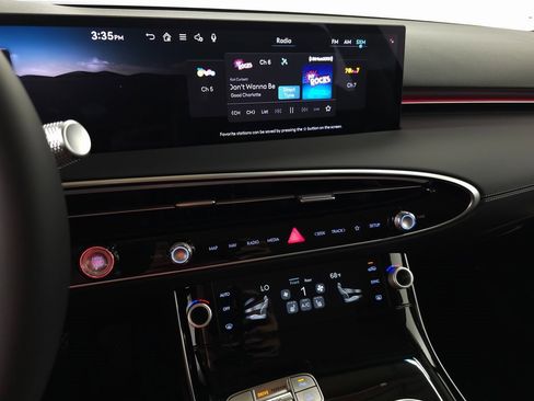 Used 2026 Genesis GV70 2.5T image 15