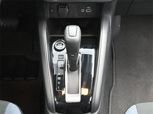 Used 2025 Nissan Versa SV w/ Trunk Package image 27