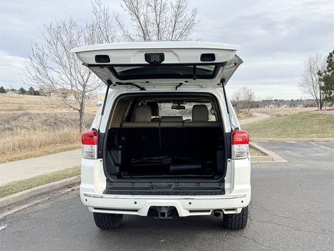 Used 2013 Toyota 4Runner SR5 image 8