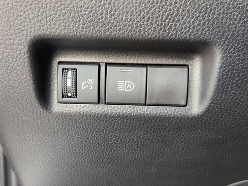 Used 2025 Toyota RAV4 LE FWD image 21