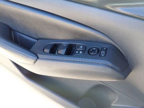 Used 2025 Nissan Altima 2.5 SV image 22