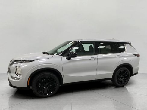 New 2026 Mitsubishi Outlander LE AWD/4WD image 7