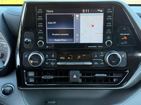 Certified 2022 Toyota Highlander XLE image 18