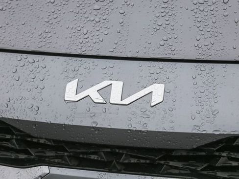 Certified 2022 Kia Forte LXS w/ LXS Technology Package image 7