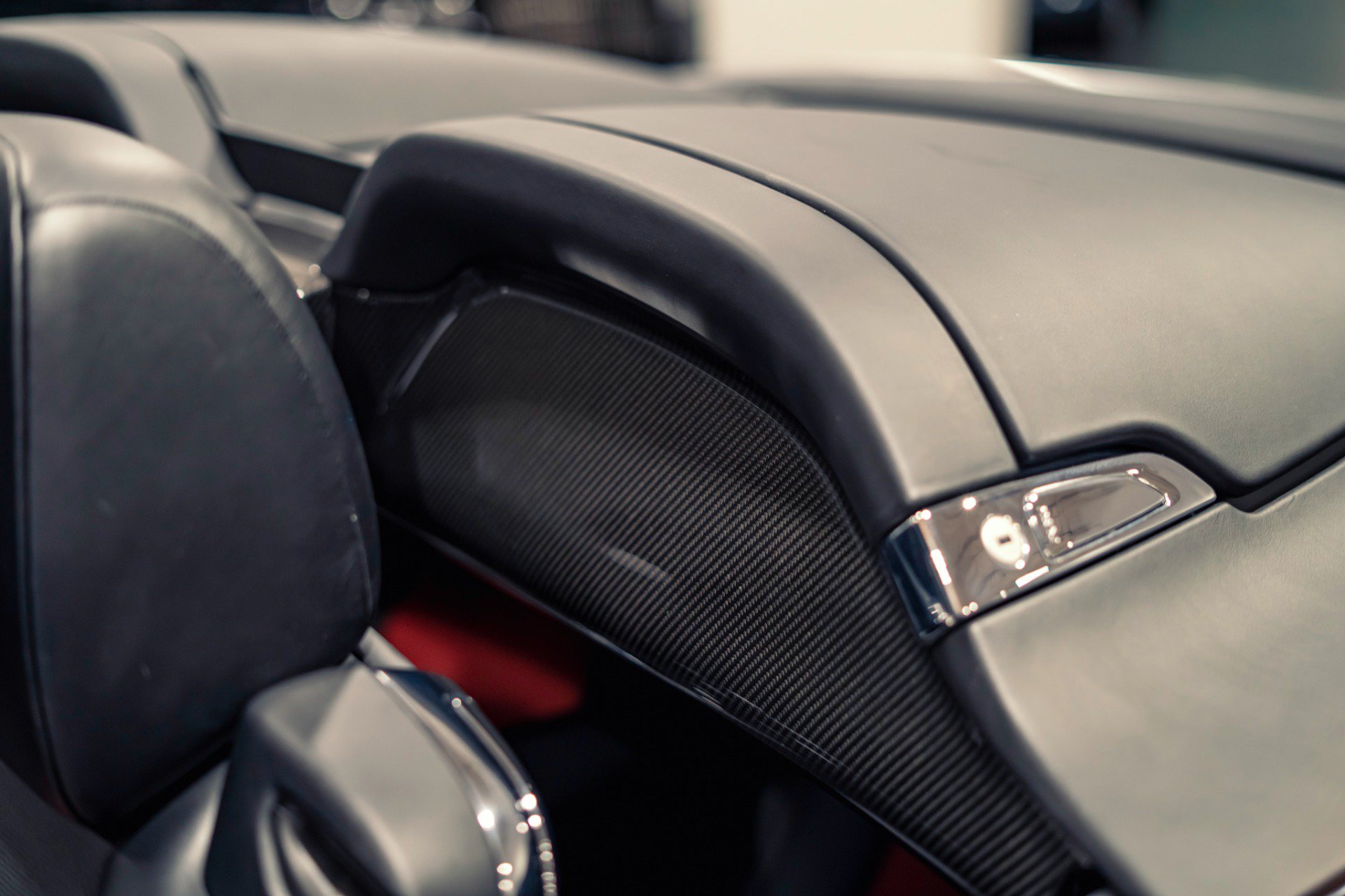 Used 2019 Rolls-Royce Dawn RWD image 23