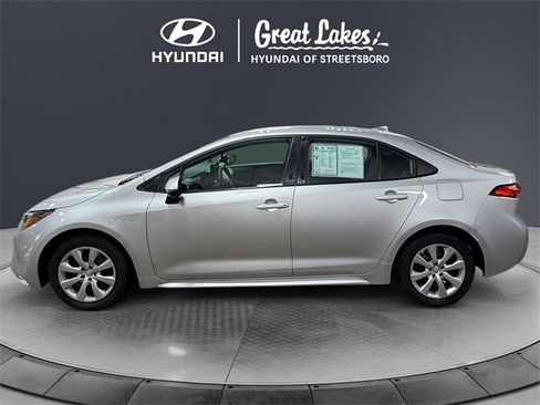 Used 2024 Toyota Corolla LE image 2