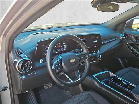 Used 2025 Chevrolet Equinox LT AWD/4WD image 10