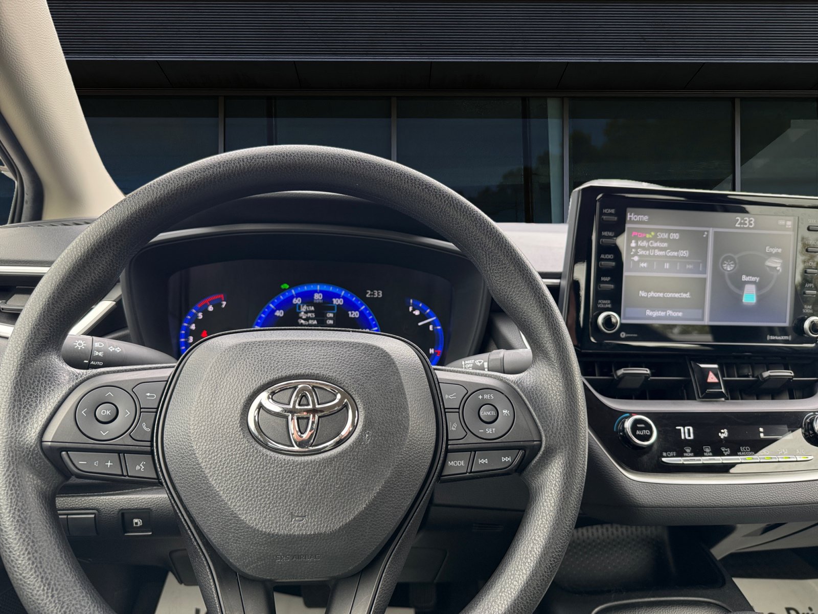 Used 2022 Toyota Corolla LE FWD image 3