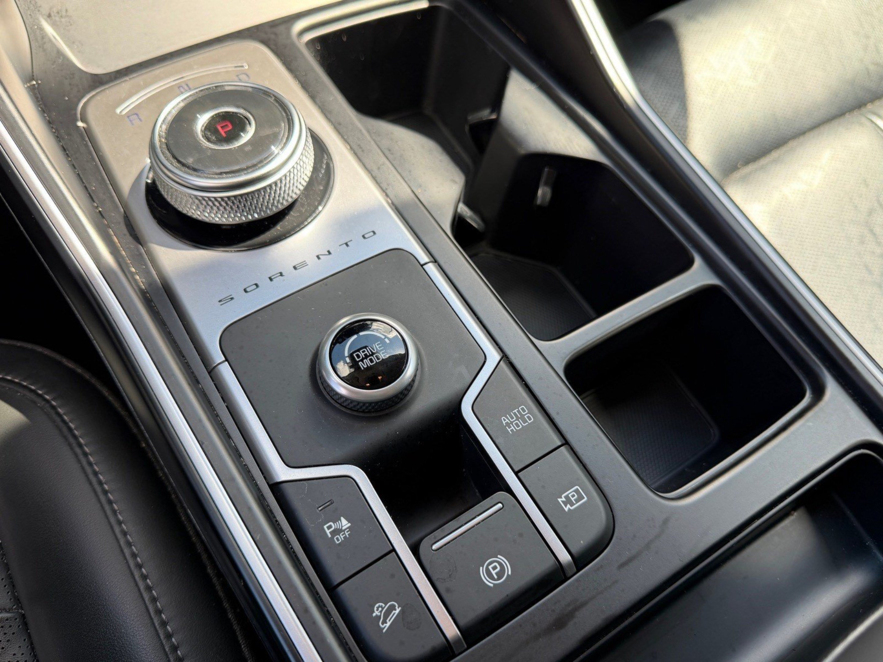 Used 2022 Kia Sorento S FWD image 26