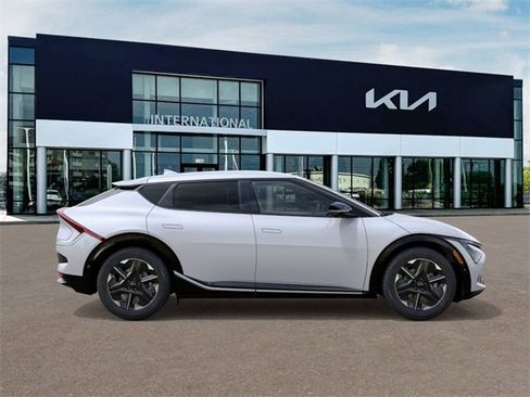 New 2025 Kia EV6 Wind image 7