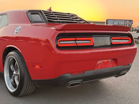Used 2022 Dodge Challenger GT RWD image 5