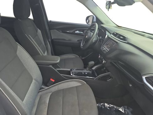 Used 2023 Chevrolet TrailBlazer LT FWD image 17