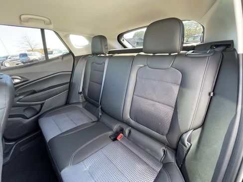 Used 2025 Chevrolet Trax LT w/ Driver Confidence Package image 25