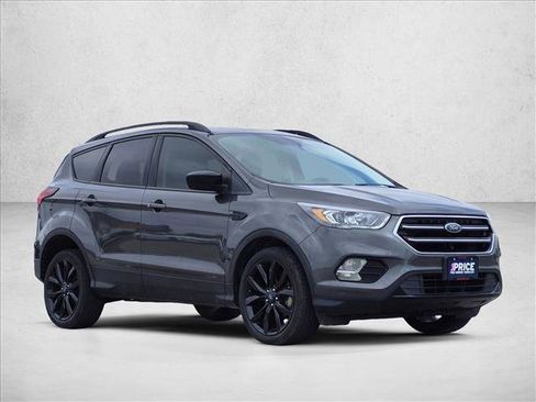 Used 2019 Ford Escape SE FWD image 3