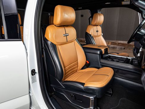 Used 2024 Ford F250 Platinum image 31