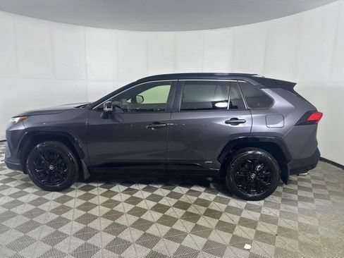 Used 2023 Toyota RAV4 XSE AWD/4WD image 3