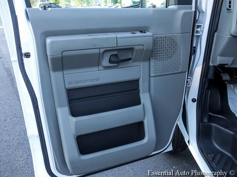 Used 2025 Ford E-450 and Econoline 450 Super Duty w/ Power Equipment Group RWD image 17