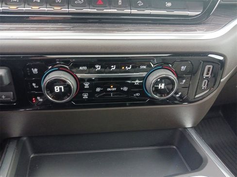 Used 2025 Chevrolet Silverado 1500 LTZ w/ LTZ Premium Package image 25