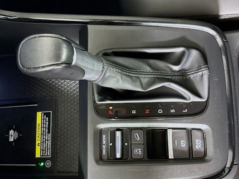 Used 2024 Honda CR-V EX-L image 19