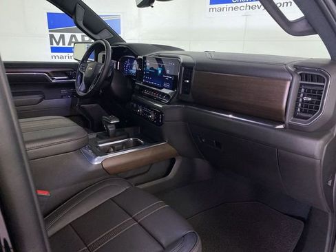 Certified 2024 Chevrolet Silverado 1500 High Country w/ Technology Package AWD/4WD image 35