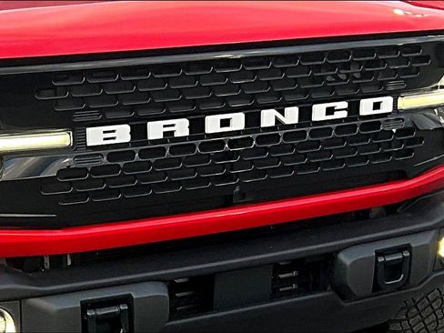 Used 2023 Ford Bronco Wildtrak image 26