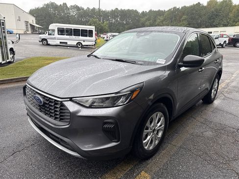 Used 2023 Ford Escape Active w/ Tech Pack #1 image 3