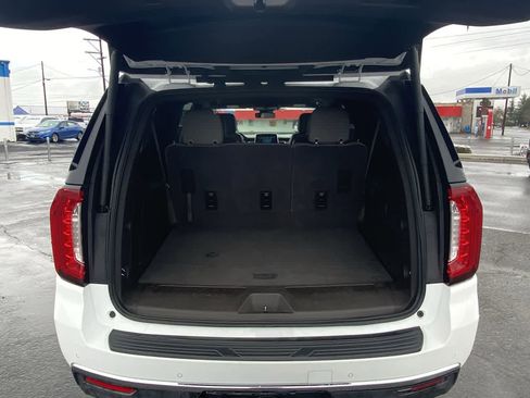 Used 2023 GMC Yukon XL SLT image 24
