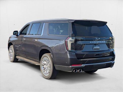 New 2025 Chevrolet Suburban Premier image 9