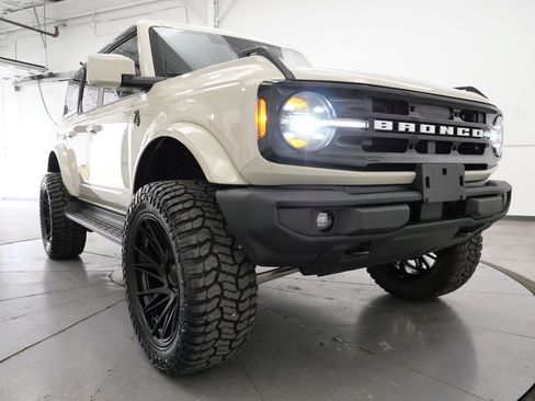 Used 2025 Ford Bronco Outer Banks AWD/4WD image 41