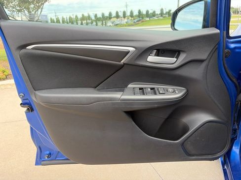 Used 2018 Honda Fit LX image 37