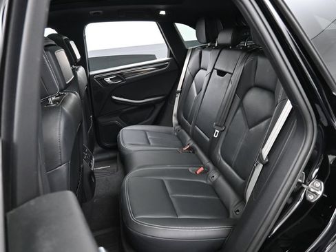Certified 2023 Porsche Macan S AWD/4WD image 24