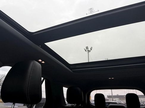 Used 2023 Ford Explorer XLT w/ Equipment Group 202A image 14