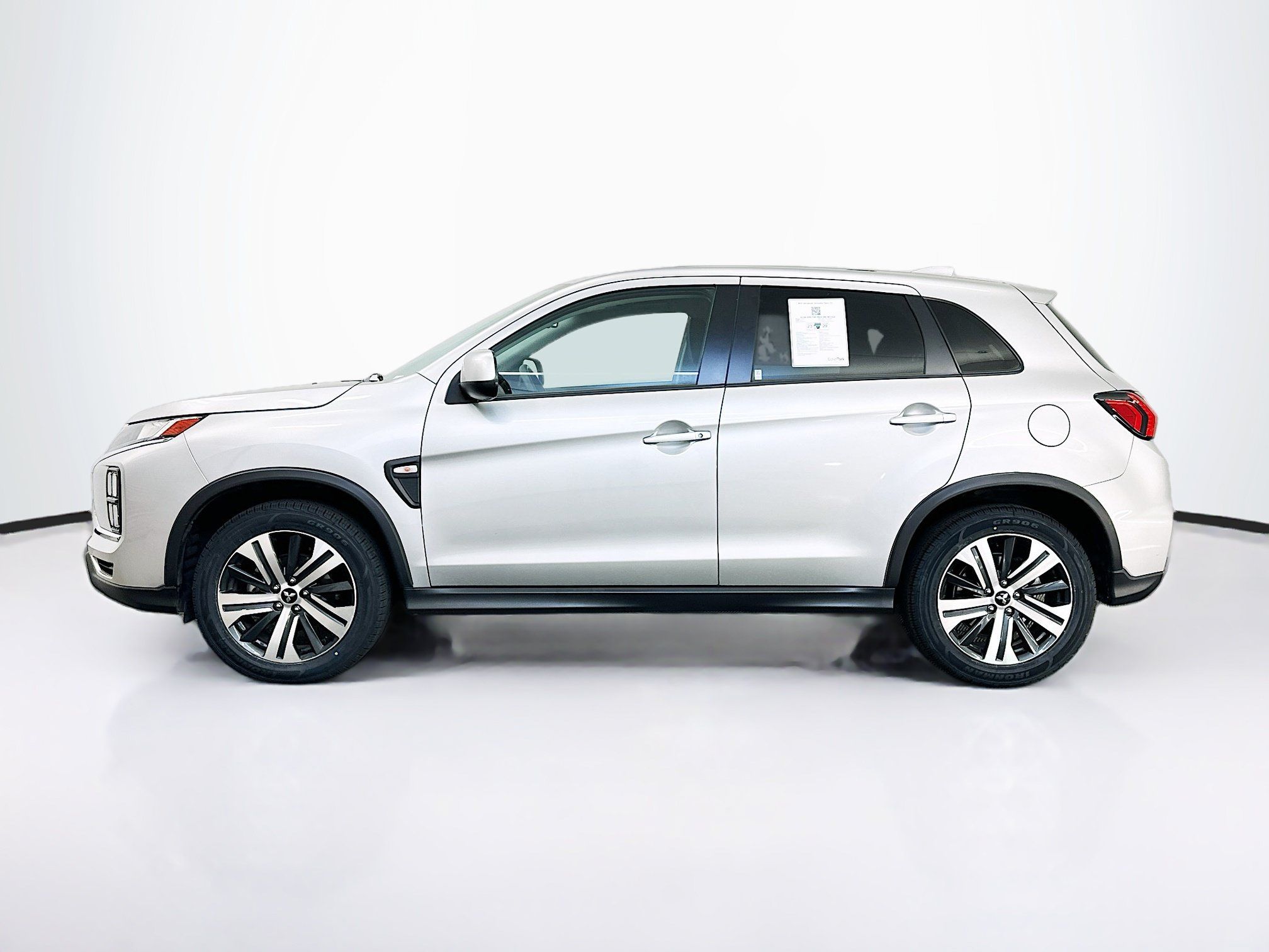 Used 2025 Mitsubishi Outlander Sport ES AWD/4WD image 4
