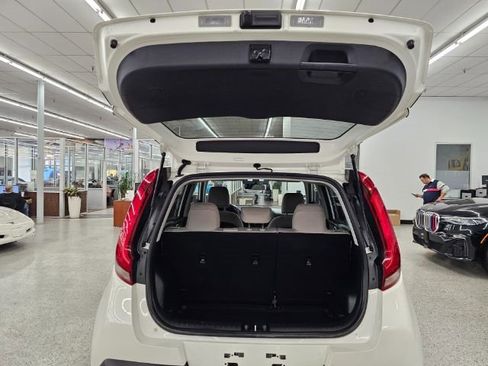 Used 2021 Kia Soul LX image 38