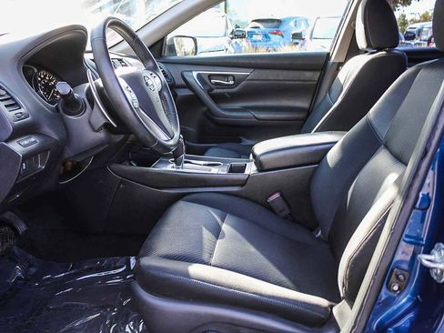 Used 2018 Nissan Altima 2.5 SR FWD image 16
