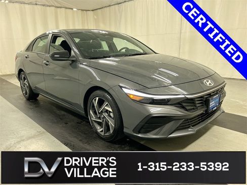 Used 2025 Hyundai Elantra Sport image 1