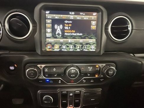 Used 2022 Jeep Wrangler Unlimited Sahara w/ Cold Weather Group AWD/4WD image 23