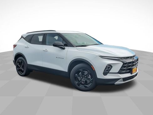 New 2025 Chevrolet Blazer LT w/ Midnight/Sport Edition image 25