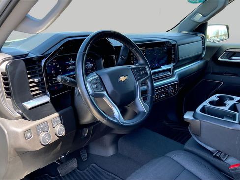 Used 2025 Chevrolet Silverado 1500 LT AWD/4WD image 28