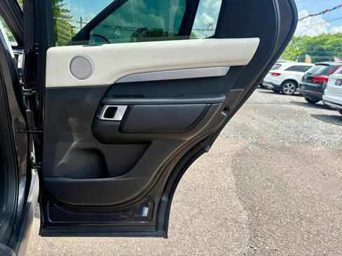 Used 2022 Land Rover Discovery S R-Dynamic AWD/4WD image 13