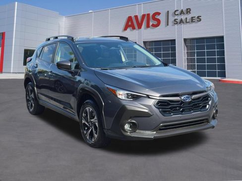 Used 2025 Subaru Crosstrek 2.5i Premium AWD/4WD image 3