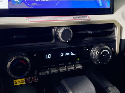 Used 2024 Toyota Tacoma TRD Sport RWD image 27