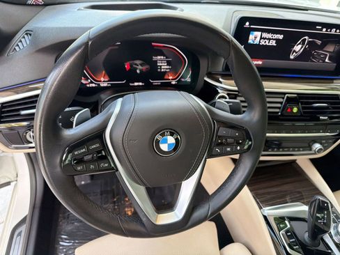 Used 2023 BMW 530i w/ Premium Package RWD image 17