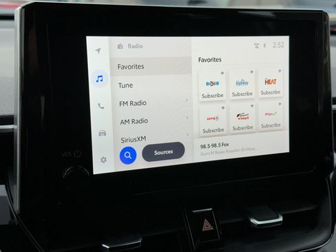 Used 2023 Toyota Corolla Cross XLE image 18