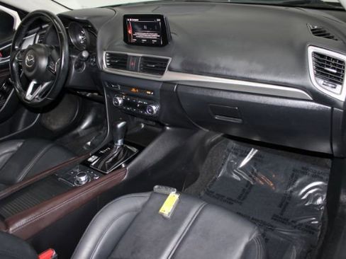 Used 2018 MAZDA MAZDA3 Touring image 21