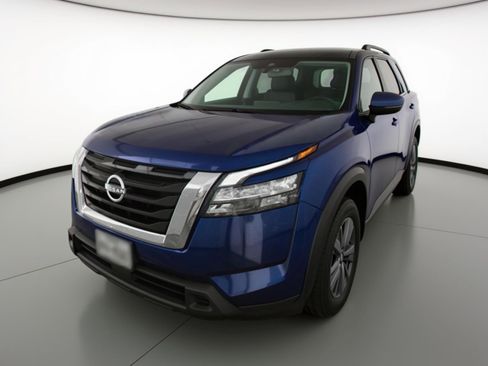 Used 2025 Nissan Pathfinder SV AWD/4WD image 3