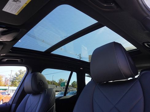 Used 2023 BMW X5 xDrive40i w/ Premium Package image 27