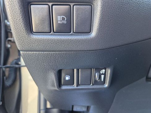 Used 2021 Toyota C-HR XLE image 16