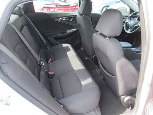Used 2025 Chevrolet Malibu LT FWD image 29