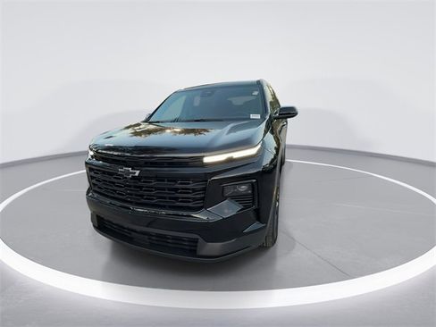 Used 2026 Chevrolet Traverse LT w/ Midnight/Sport Edition image 3